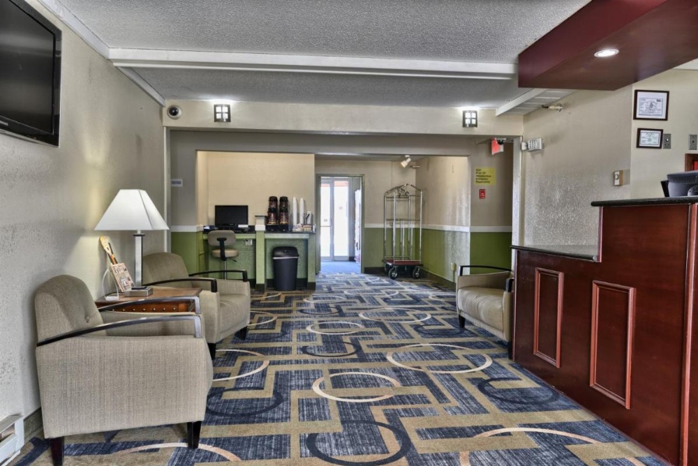 Super 8 by Wyndham Bangor Image 10