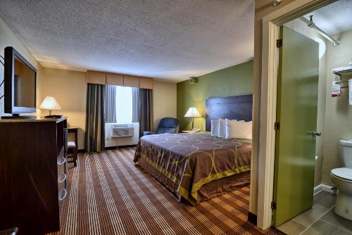 Super 8 by Wyndham Bangor image 16