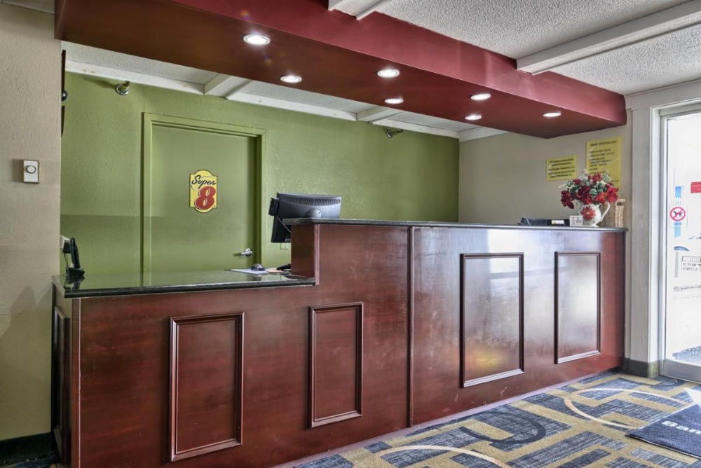 Super 8 by Wyndham Bangor Image 17