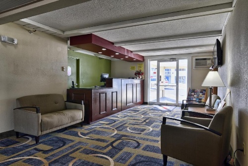 Super 8 by Wyndham Bangor image 21
