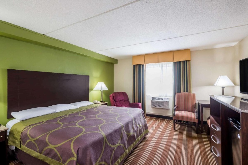 Super 8 by Wyndham Bangor Image 33