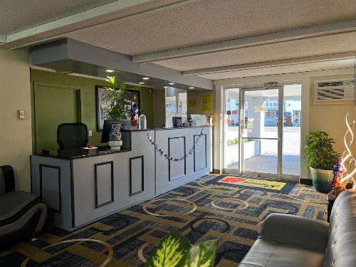 Super 8 by Wyndham Bangor image 35