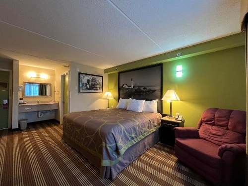 Super 8 by Wyndham Bangor image 38