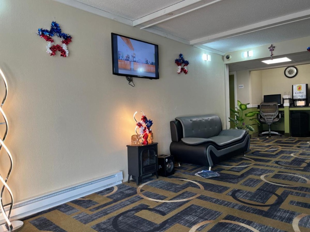 Super 8 by Wyndham Bangor Image 45